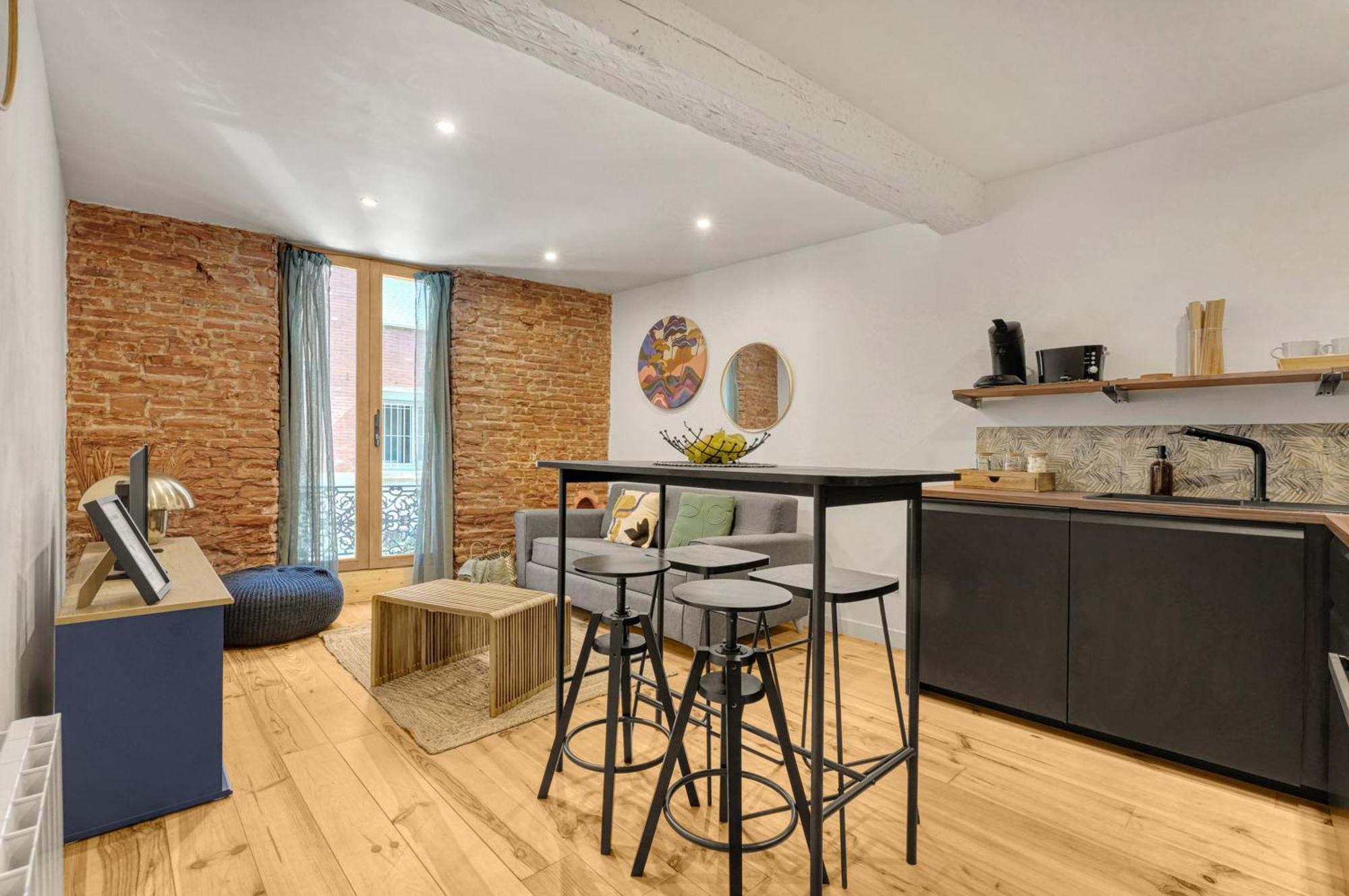 Le Caraman Boheme - Confort A Deux Pas Du Metro Appartement